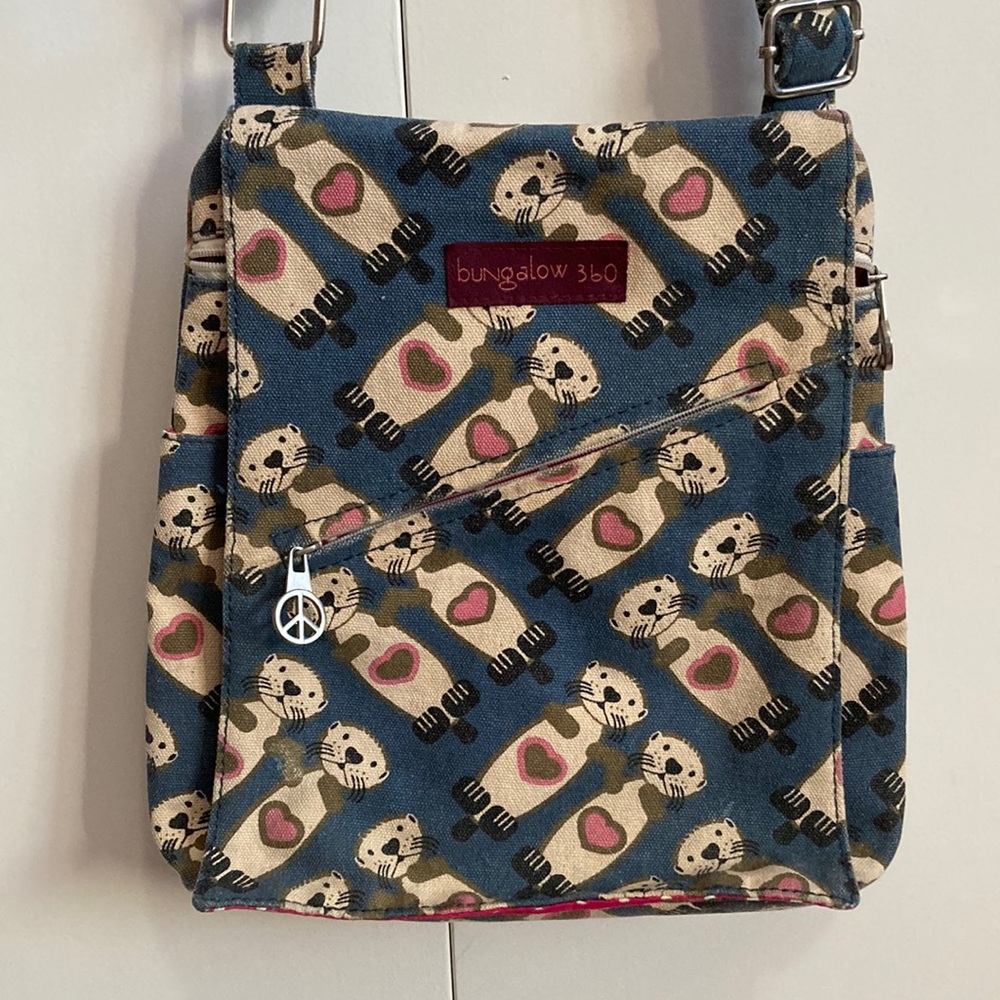 Sea otter bag